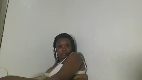 Snapshot of sexyapple2023 chatting on January 18, 2:36 am ashley online show from January 18, 2:36 am