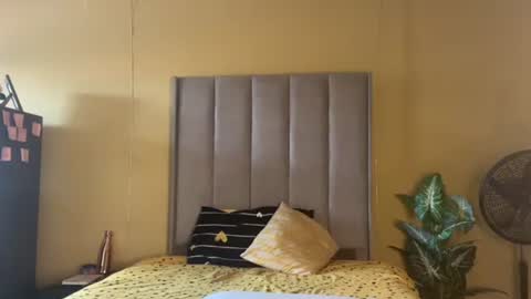 sexyasszeeee online show from October 19, 11:22 am