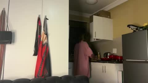 sexyasszeeee online show from December 1, 9:20 pm