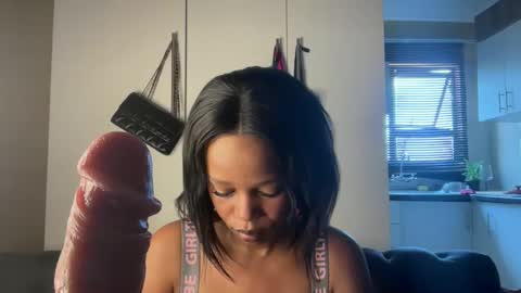 sexyasszeeee online show from December 5, 9:18 am