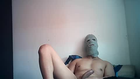 Snapshot of sexyatrevidoo chatting on December 29, 1:28 pm SesyMen online show from December 29, 1:28 pm