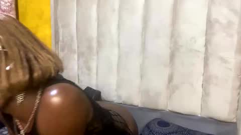 Snapshot of sexybear012 chatting on October 23, 12:54 am sexybear012 online show from October 23, 12:54 am