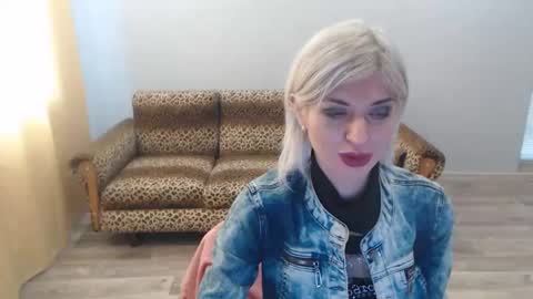 sexybeatriice online show from December 19, 10:24 am