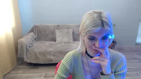 sexybeatriice online show from March 20, 8:19 am