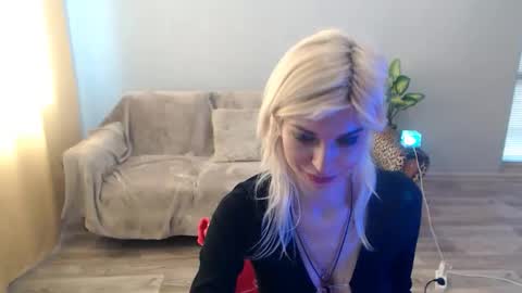sexybeatriice online show from May 15, 6:42 am