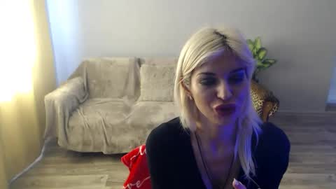 sexybeatriice online show from May 16, 6:32 am
