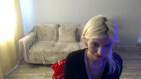 sexybeatriice online show from May 16, 7:05 am
