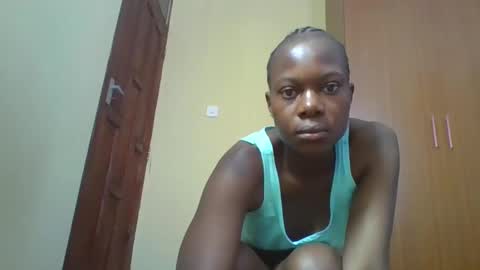 Snapshot of sexybilha483 chatting on February 12, 7:34 am Sexybilha483 online show from February 12, 7:34 am
