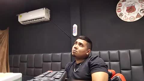 Jonas Cum BARBER IN TRAINING online show from May 18, 9:20 pm