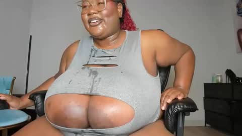 sexyblackhugetits online show from January 5, 9:18 pm