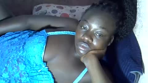 Snapshot of sexyboot279247 chatting on July 6, 12:13 pm sexyboot279247 online show from July 6, 12:13 pm