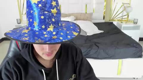 owen sky online show from October 31, 1:34 pm