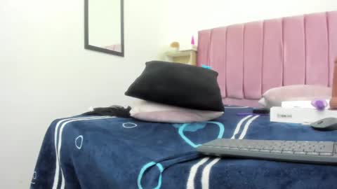 Snapshot of sexybrown_2005 chatting on December 21, 2:52 am sexybrown_2005 online show from December 21, 2:52 am