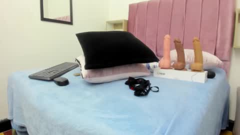 Snapshot of sexybrown_2005 chatting on January 23, 11:58 pm sexybrown_2005 online show from January 23, 11:58 pm