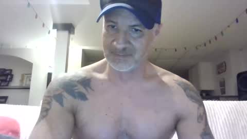 Snapshot of sexybrowneyedguy chatting on February 14, 10:50 pm sexybrowneyedguy online show from February 14, 10:50 pm