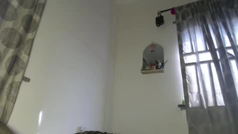 sexycamilla01 online show from December 4, 8:23 am