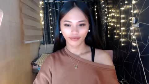 Miss Cheng online show from November 7, 2:39 pm