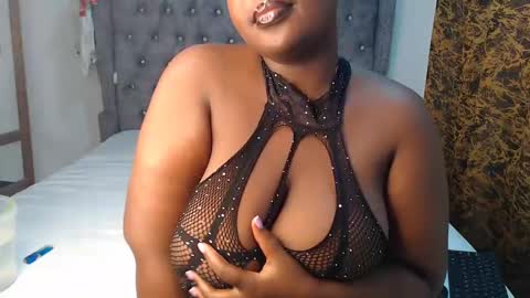 Snapshot of sexychocco_ chatting on January 10, 9:23 am sexychocco online show from January 10, 9:23 am