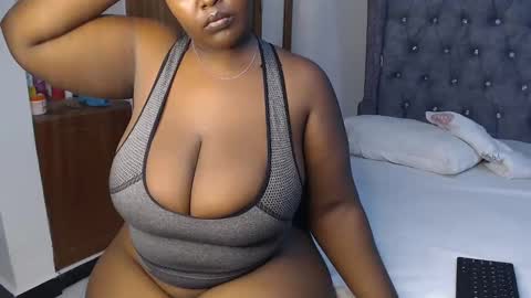 Snapshot of sexychocco_ chatting on January 28, 3:04 am sexychocco online show from January 28, 3:04 am