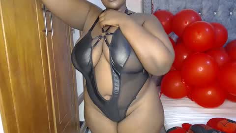 Snapshot of sexychocco_ chatting on February 17, 9:08 pm sexychocco online show from February 17, 9:08 pm