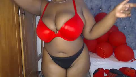 Snapshot of sexychocco_ chatting on February 18, 10:03 pm sexychocco online show from February 18, 10:03 pm