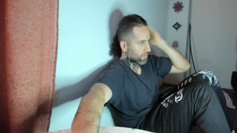 Antonioylola online show from January 1, 12:33 pm