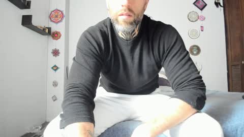 Antonioylola online show from January 4, 9:31 pm
