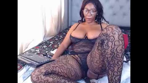 sexycoockiexx online show from May 6, 11:26 am