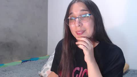 Snapshot of sexycoralinne69 chatting on February 5, 9:07 pm Coralinne online show from February 5, 9:07 pm