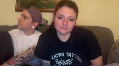 Snapshot of sexycouple41110 chatting on March 24, 3:33 am sexycouple41110 online show from March 24, 3:33 am