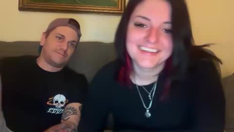 Snapshot of sexycouple41110 chatting on March 31, 2:46 am sexycouple41110 online show from March 31, 2:46 am