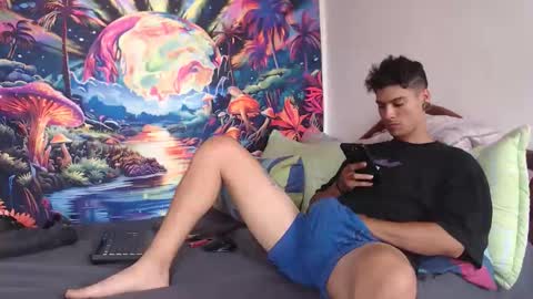 Snapshot of sexydarkhunter2 chatting on February 23, 8:39 pm Mike online show from February 23, 8:39 pm