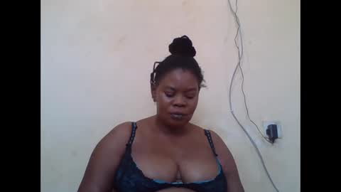 Snapshot of sexydove2 chatting on September 30, 7:35 am EMILY online show from September 30, 7:35 am