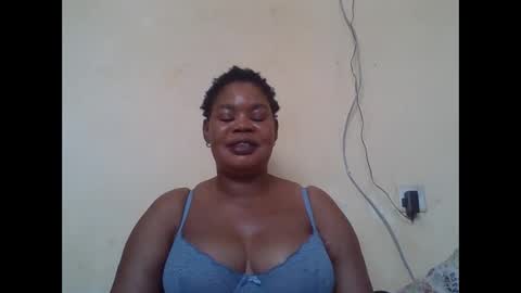 Snapshot of sexydove2 chatting on October 25, 7:27 am EMILY online show from October 25, 7:27 am