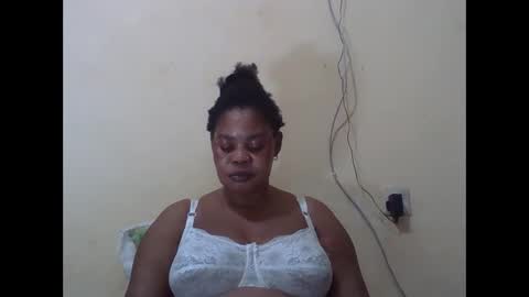 Snapshot of sexydove2 chatting on October 26, 6:58 pm EMILY online show from October 26, 6:58 pm