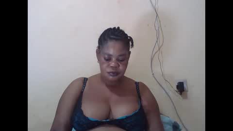 Snapshot of sexydove2 chatting on October 30, 3:30 am EMILY online show from October 30, 3:30 am