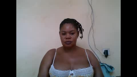 Snapshot of sexydove2 chatting on November 1, 7:10 am EMILY online show from November 1, 7:10 am