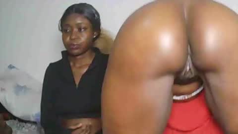 sexyebony283378 online show from May 9, 8:14 pm
