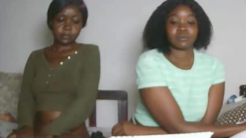 sexyebony283378 online show from May 18, 7:20 pm