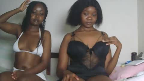 Snapshot of sexyebony283378 chatting on June 1, 7:37 pm sexyebony283378 online show from June 1, 7:37 pm