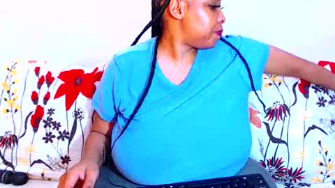 sexyebonylove89 online show from December 15, 7:40 pm