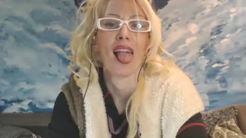ENI pvt moan your name  WHEN I M NOT online you tell me in SNAPCHAT deal yes add me...  FREE TWITTER magiconline101...... online show from February 19, 12:25 am