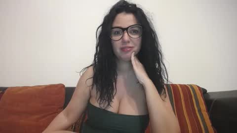 Snapshot of sexyerikka chatting on December 7, 3:14 am Eva online show from December 7, 3:14 am