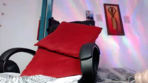 Mary online show from April 25, 1:52 pm