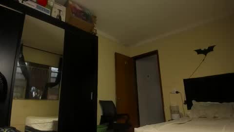 Snapshot of sexyflightz chatting on March 13, 5:41 pm chris online show from March 13, 5:41 pm