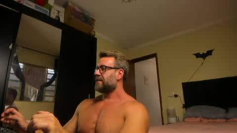 Snapshot of sexyflightz chatting on March 31, 5:24 pm chris online show from March 31, 5:24 pm