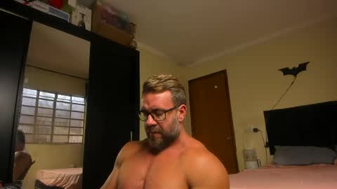 Snapshot of sexyflightz chatting on April 1, 4:37 pm chris online show from April 1, 4:37 pm