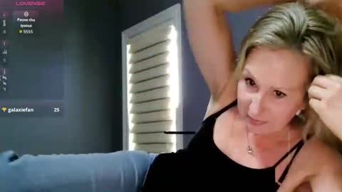 LisaisLuscious online show from May 7, 2:22 pm
