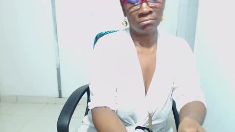 sexyhanny4u online show from November 11, 5:18 am