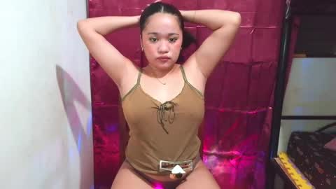 Snapshot of sexyheartyy chatting on April 6, 7:26 pm Heart online show from April 6, 7:26 pm